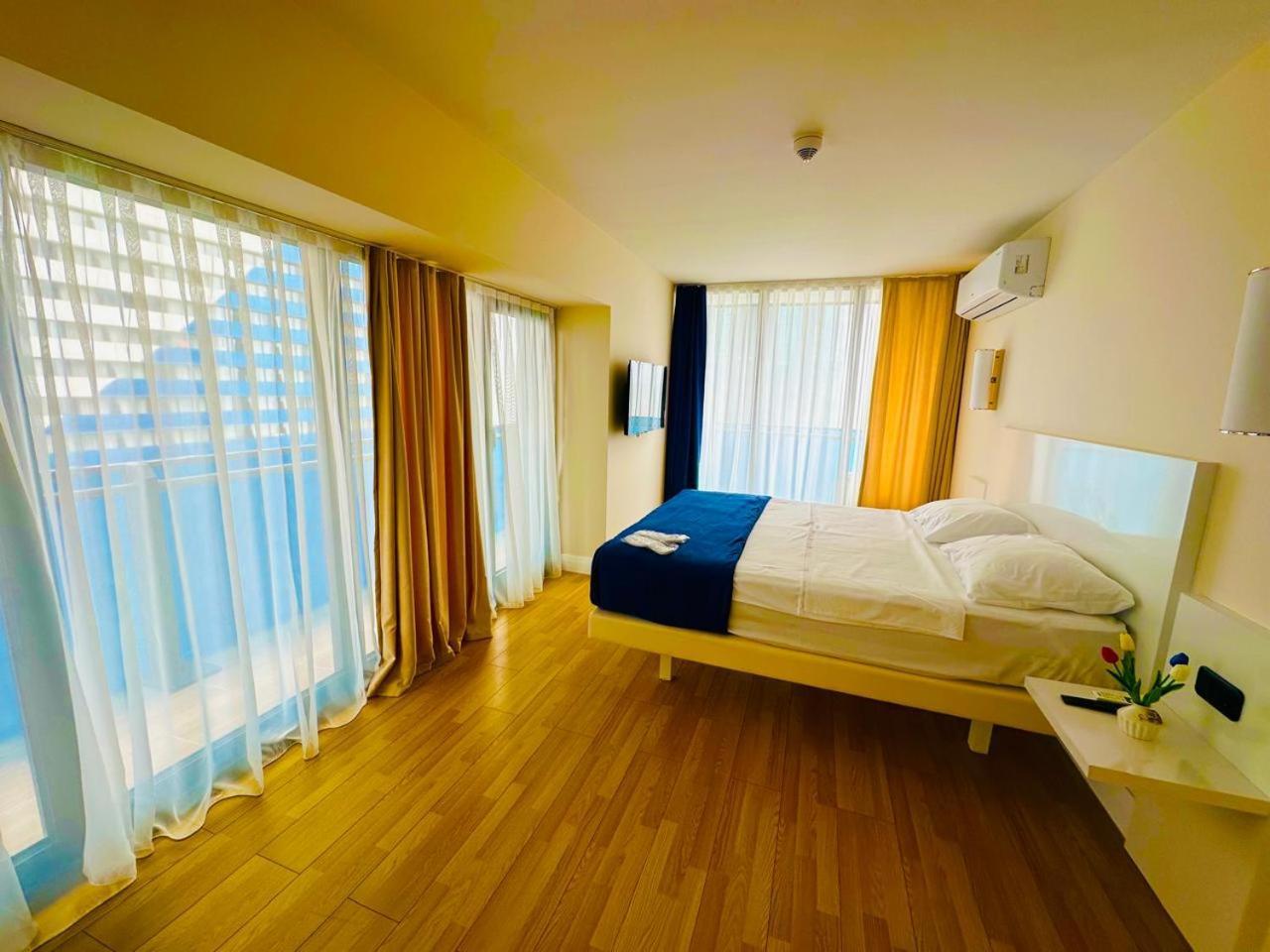 Orbi City Best Apartments 巴统 外观 照片