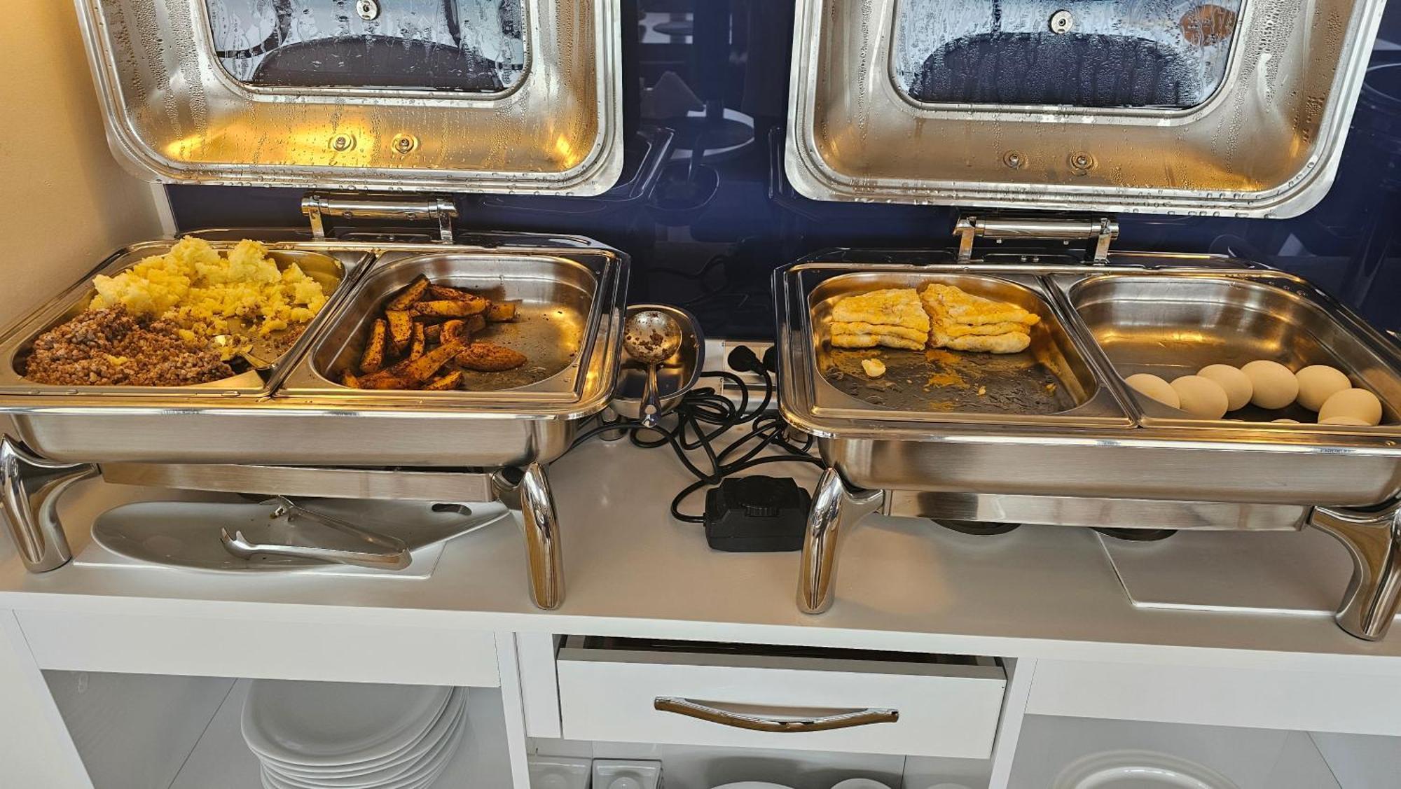 Orbi City Best Apartments 巴统 外观 照片